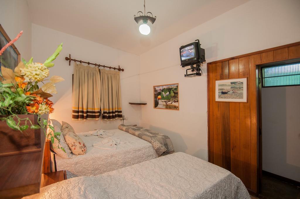 Águas do Pantanal Inn Pousada Miranda Habitación foto